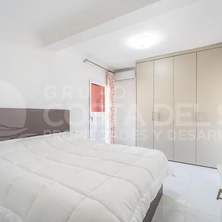 Espectacular Apartamento En Costa, Frente Al Mar